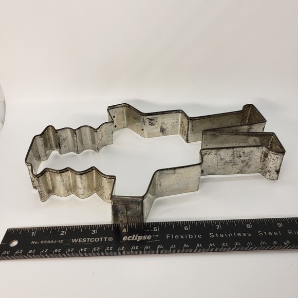 Vintage Extra Large 9” Tin Metal Cookie Cutter, Preacher Quaker Wearing a Hat - Picture 8 of 9